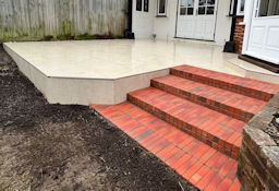 Porcelain patio, veneers and step