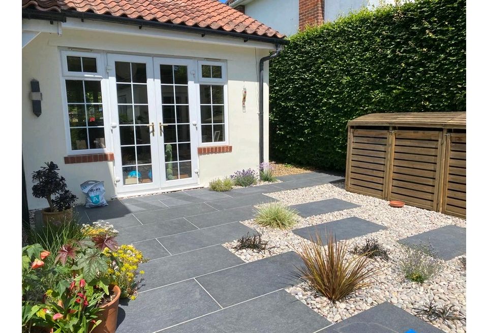 Modern Terrace, Norwich - Modern Terrace Norwich - Large Format Porcelain Paving